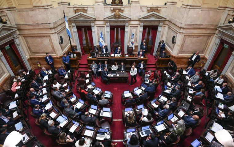 La Libertad Avanza hab&iacute;a excluido el mi&eacute;rcoles el cap&iacute;tulo que flexibilizaba la compra de tierras rurales por extranjeros, tras la oposici&oacute;n de varios gobernadores aliados