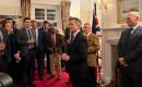El vicegobernador Brice (derecha) homenaje&oacute; a los visitantes con una recepci&oacute;n en Casa de Gobierno 