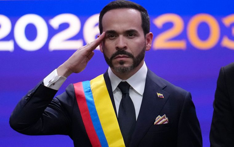 Abelardo de la Espriella pronuncia su primer discurso como presidente en el Batall&oacute;n Pichincha, en Cali