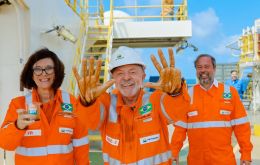 Lula, que particip&oacute; en el acto, destac&oacute; la importancia del hallazgo para la producci&oacute;n petrolera futura del pa&iacute;s, pero sostuvo que no modifica la estrategia brasile&ntilde;a en energ&iacute;as renovables