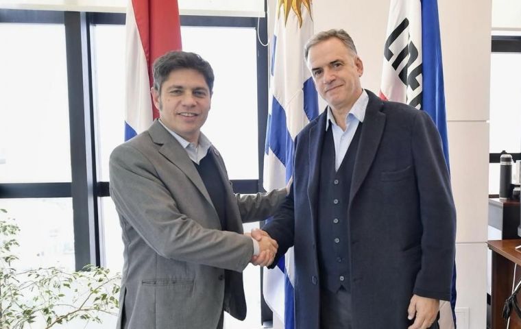 Kicillof, gobernador desde 2019 y exministro de Econom&iacute;a, describi&oacute; el encuentro como una oportunidad para conocer la lectura del mandatario uruguayo sobre el escenario internacional