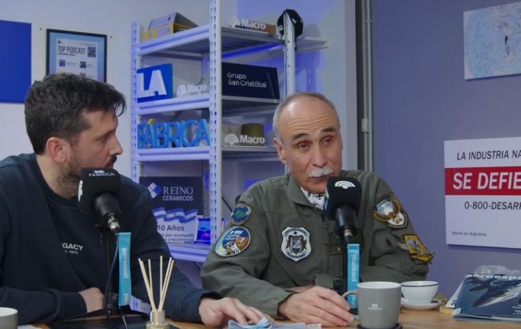 Valverde no especific&oacute; a qu&eacute; pa&iacute;s atribu&iacute;a esa soberan&iacute;a, pero las autoridades y la prensa chilenas interpretaron sus palabras como una reivindicaci&oacute;n argentina sobre el paso austral.