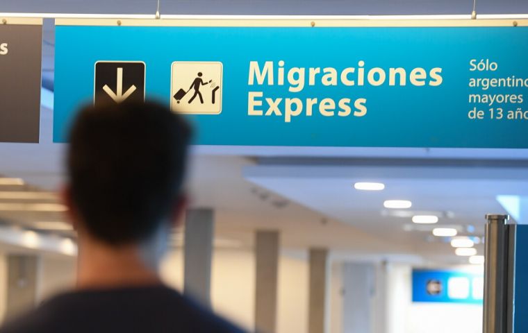 Entre los turistas que ingresaron a Argentina, el 36,1 % proced&iacute;a de Brasil y el 16 % de Uruguay
