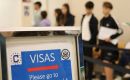 La medida afecta principalmente a los solicitantes de residencia por v&iacute;a familiar y laboral que tramitan su expediente ante un consulado