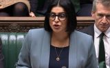 La ministra del Interior, Shabana Mahmood, afirm&oacute;: El fraude es una plaga para nuestra sociedad, que arruina vidas y les cuesta a las v&iacute;ctimas miles de millones de libras cada a&ntilde;o.