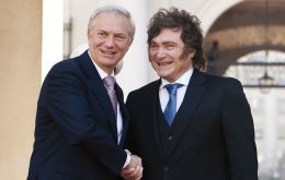 El encuentro fue el tercero del a&ntilde;o entre ambos y se produjo horas antes de que Milei anunciara por cadena nacional sanciones contra las petroleras que operen en las Falklands