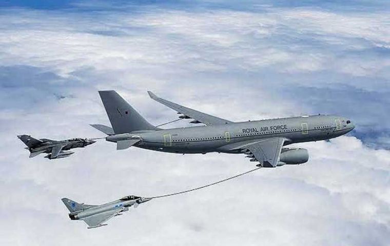 La necesidad de reforzar a los aliados en Medio Oriente tras el ataque estadounidense e israel&iacute; contra Ir&aacute;n oblig&oacute; a la RAF a retirar en abril el avi&oacute;n cisterna Voyager apostado en las Falklands
