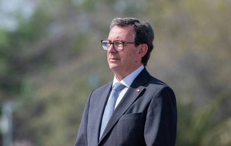 Consultado sobre c&oacute;mo se articular&iacute;a una mayor relaci&oacute;n comercial con los compromisos regionales, Barros dijo que el punto potencialmente m&aacute;s conflictivo son las exploraciones petroleras y mineras