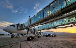 El organismo defendi&oacute; adem&aacute;s que los cargos aeroportuarios, fijados por los reguladores de cada pa&iacute;s y no por los propios aeropuertos, representan una proporci&oacute;n menor de los costos de las aerol&iacute;neas