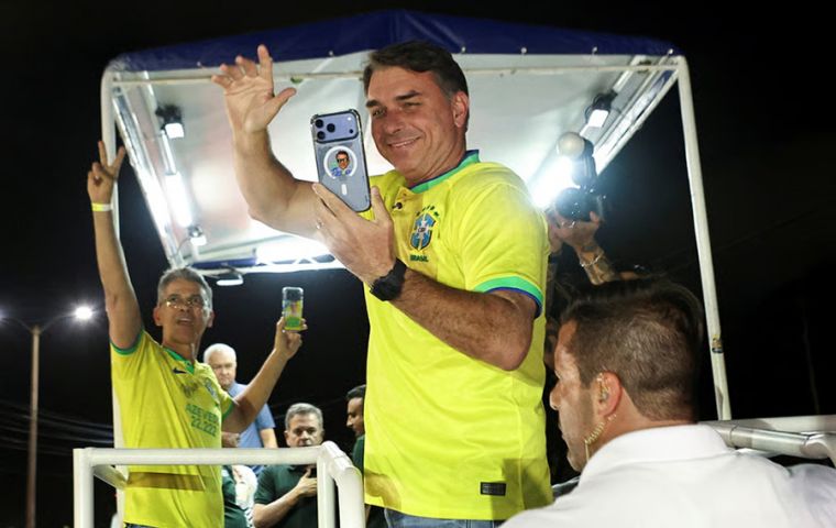 Brasil quiere cambio, dijo Bolsonaro en Brasilia, donde agradeci&oacute; el respaldo de unos 56 millones de votantes, m&aacute;s de los que obtuvo su padre en la primera vuelta de 2022