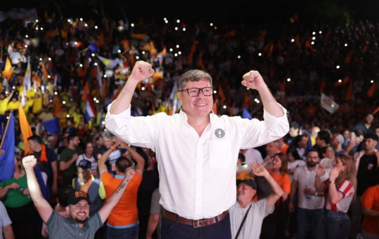 En Ciudad del Este, Daniel Pereira Mujica, del partido opositor Yo Creo, gan&oacute; con el 72,83% y asegur&oacute; la continuidad de esa fuerza al frente de la municipalidad, que hasta ahora dirig&iacute;a Miguel Prieto