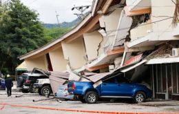 El epicentro se situó a unos 14 kilómetros al suroeste de Pitaloza Arriba, una zona poco poblada cerca de la costa del Pacífico, a unos 240 kilómetros de la capital, y a poca profundidad
