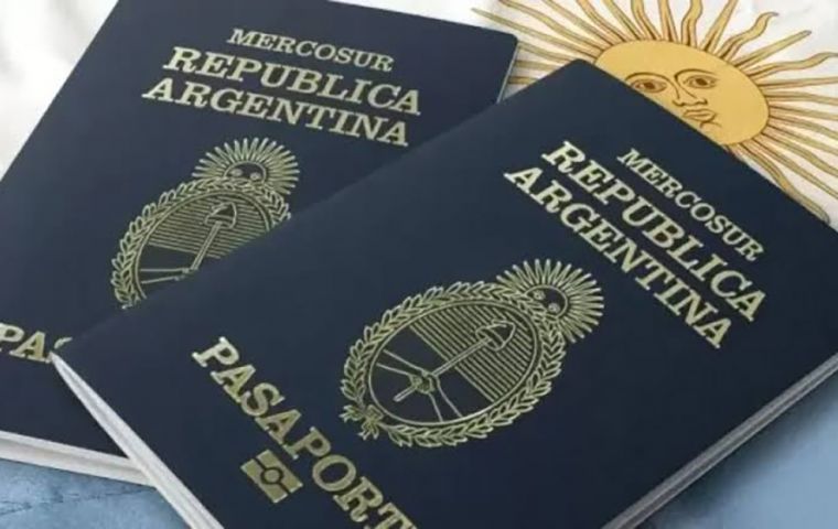 El programa, presentado el 2 de octubre en Par&iacute;s por el ministro de Econom&iacute;a, Luis Caputo, y el jefe de Gabinete, Diego Santilli, se basa en un decreto de necesidad y urgencia de mayo de 2025