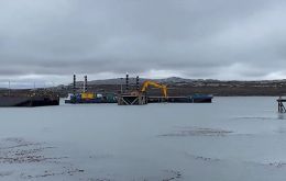 El Capitán de Puerto de Falklands, Steuart Barlow se refirió a las nuevas facilidades