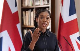 &ldquo;No hay orgullo por nuestro pa&iacute;s en la forma en que habla de nosotros. Es una charla descuidada de un hombre que quiere ser responsable de la seguridad nacional brit&aacute;nica&rdquo;, a&ntilde;adi&oacute; Badenoch