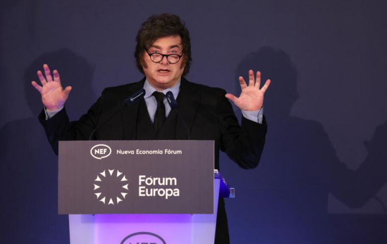 Milei explic&oacute; por qu&eacute; no se ha reunido con S&aacute;nchez en ninguna de sus siete visitas a Espa&ntilde;a como jefe de Estado: &ldquo;No voy a ir a ver a un delincuente ladr&oacute;n como Pedro S&aacute;nchez”