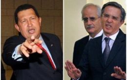 Chávez y Uribe en acalorada discusión en la Cumbre de Rio