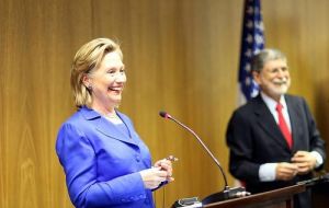 Hillary Clinton y Celso Amorim durante la conferencia de prensa