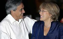 Piñera y Bachelet, políticas distintas pero igual rumbo