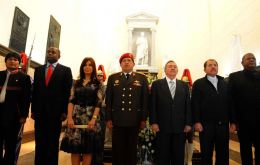 Chávez rodeado de colegas de la región