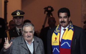 Los dos presidentes mantuvieron largas reuniones y seguramente los consejos de Mujica hayan sido bien recibidos por un acosado Maduro
