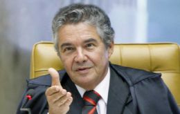 ”No puedo imaginar que alguien tan prudente e inteligente como el ex-presidente Lula, no tuviese conocimiento de lo que ocurría en la República”, dijo Mello