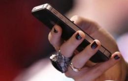 Según el estudio, a finales de 2013, la penetración de los teléfonos inteligentes “se aproximará al 20 % de la población