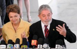 Empero la presidenta brasileña se limitó a sonreír 