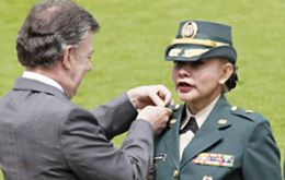La abogada Leguizamón Zárate es condecorada por el Presidente Santos 