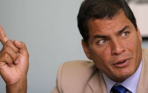 El presidente ecuatoriano también criticó a la prensa ('vasallos') de su país por hacerse eco el informe de Washington 