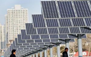 Se trata de una empresa de paneles solares y sería el primer caso en la segunda economía del mundo 