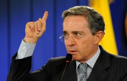 Uribe sacó 19 senadores en las legislativas del domingo pasado pero el presidente Santos 21