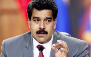  Maduro amenaza con retirar permiso de operar en Venezuela si se van.