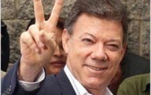 El presidente colombiano no tiene suficientes votos para ganar la primera vuelta el 25 de mayo