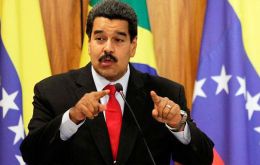 Maduro hizo el anuncio este martes a la llegada de la delegación de Unasur