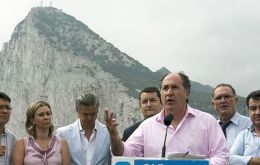 Landaluce Calleja, alcalde de Algeciras participa de la conmemoración del inicio de la guerra de Malvinas  