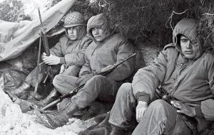 Conscriptos hambrientos y muertos de frío durante el conflicto de Malvinas, sufrieron abusos de algunos oficiales 