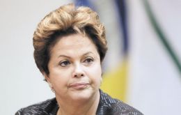 Rousseff presidía el directorio de Petrobras cuando la principal denuncia sobre la compra de una refinería.