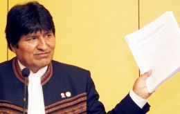 Evo Morales presentó personalmente una demanda ante la Corte de Justicia para recuperar salida al mar 