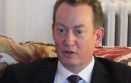 “El referendo fue un referendo excelente e impecablemente administrado”, según el gobernador Roberts 