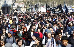 El pasado jueves unos 120.000 estudiantes llenaron las calles de las ciudades chilenas reclamando la reforma 