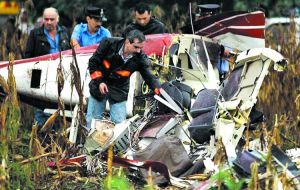 Restos del helicóptero que se desplomó mientras piloteaba el hijo del ex presidente