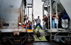 Vagones de trenes cargados de niños ilegales camino a intentar cruzar la frontera 