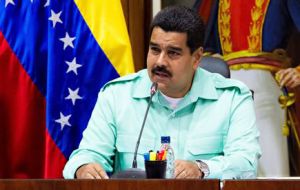 “A trabajar, pasemos la página de la violencia, de la conspiración permanente”, dijo Maduro 
