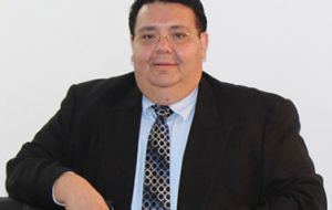 El empresario e industrial Tharsis Salomón López, es el nuevo ministro de Economía 