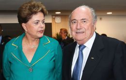 Empero ello no impidió que hubiera insultos hacia Rousseff y Blatter, quienes tampoco hicieron uso de la palabra