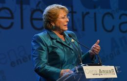“Tenemos conciencia de la urgente necesidad de impulsar proyectos que se hagan cargo del déficit energético”, dijo Bachelet 