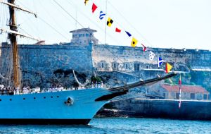 La fragata “Libertad” se encuentra de visita en La Habana como parte de la gira de promoción de cadetes navales 