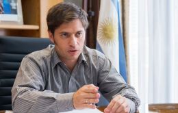 El lunes Newman publicó una columna y este martes el ministro argentino se la responde en términos muy fuertes 