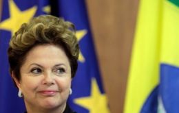 La presidenta de Brasil se mantiene firme en torno al 38% de la intención de voto 
